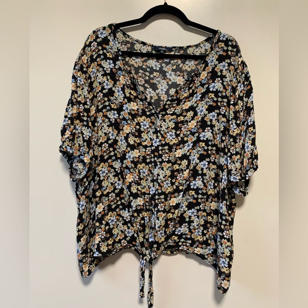 🌺SALE🌺Women’s Plus Size 3X Floral Button Up Blouse